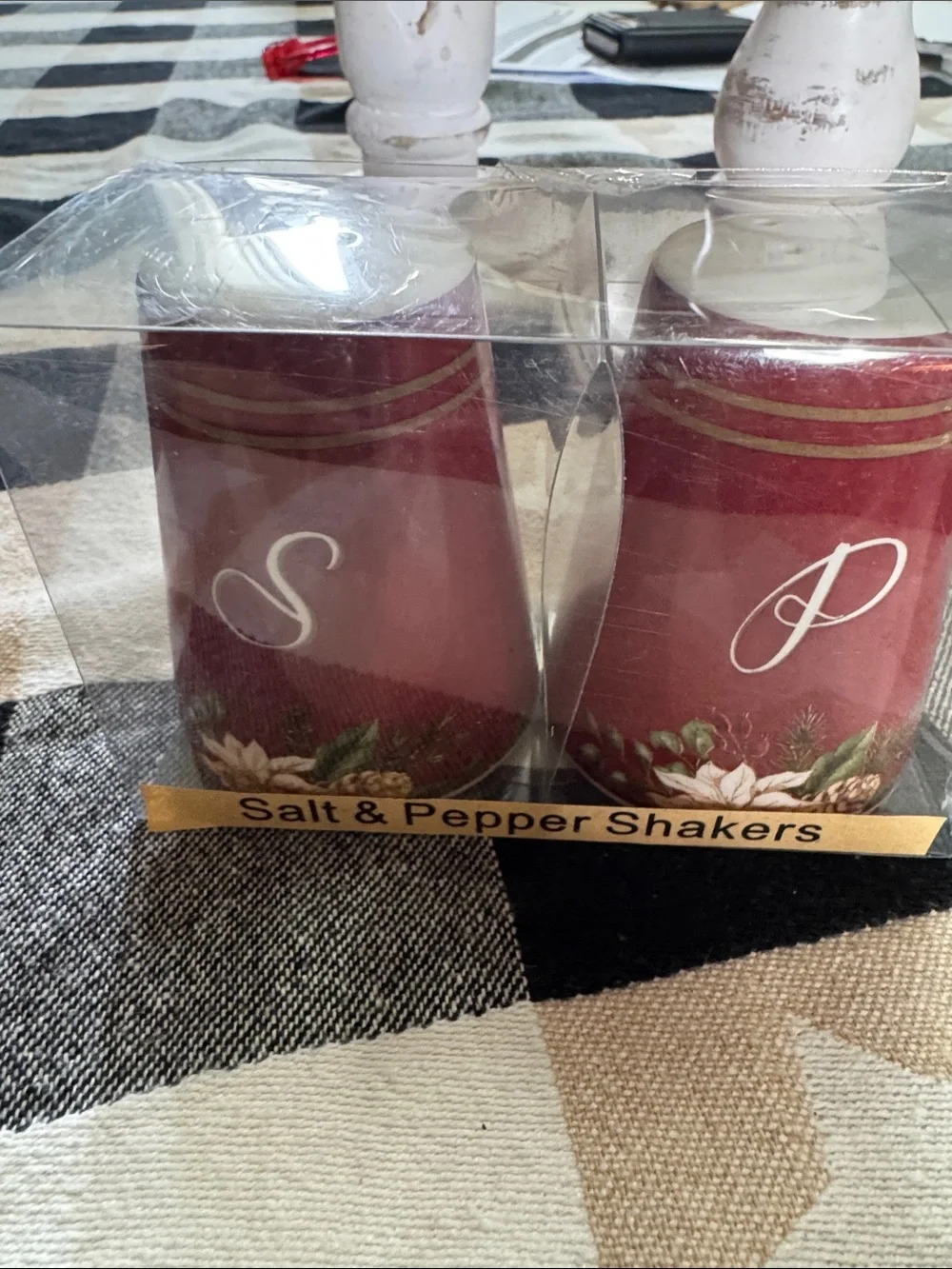 Red Floral Salt and Pepper Shaker Set - Decorative Home Kitchen